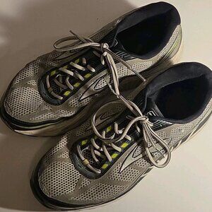 Brooks Dyad 8 Running Shoes Sneakers Men's Size 11.5 D Black/Green